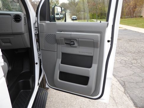 Used 2013 Ford E-350 and Econoline 350 XL image 21