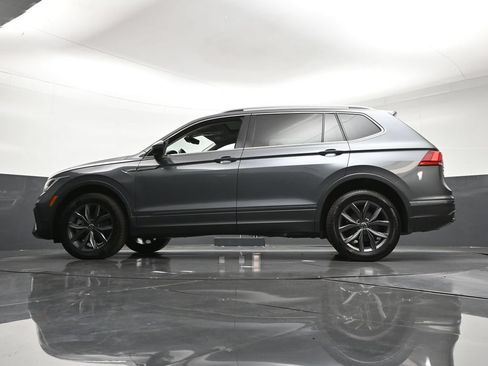 Used 2022 Volkswagen Tiguan SE AWD/4WD image 25