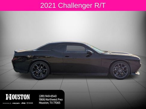 Used 2021 Dodge Challenger R/T w/ Blacktop Package image 2