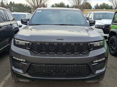 New 2025 Jeep Grand Cherokee Limited image 2