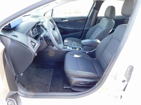 Used 2017 Chevrolet Cruze LT w/ Convenience Package image 12