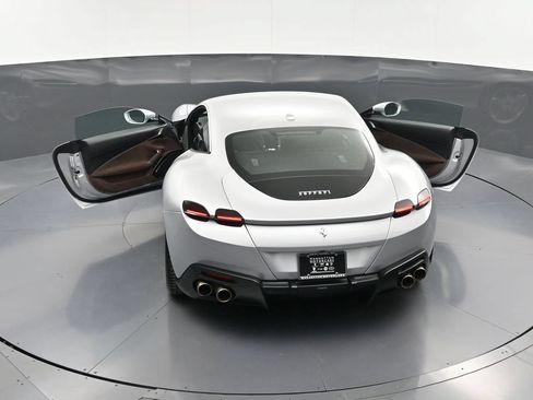 Used 2024 Ferrari Roma RWD image 33