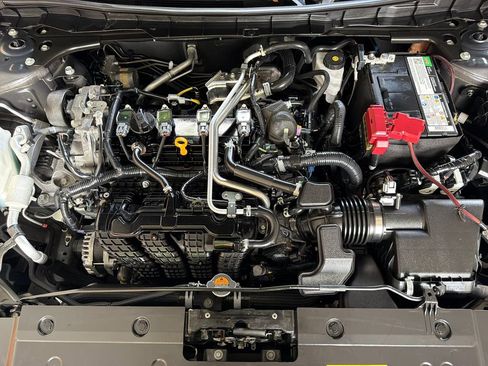 Used 2024 Nissan Altima 2.5 SR w/ SR Premium Package FWD image 36