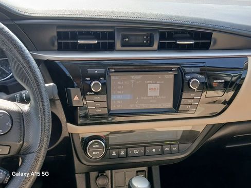 Used 2016 Toyota Corolla LE FWD image 27