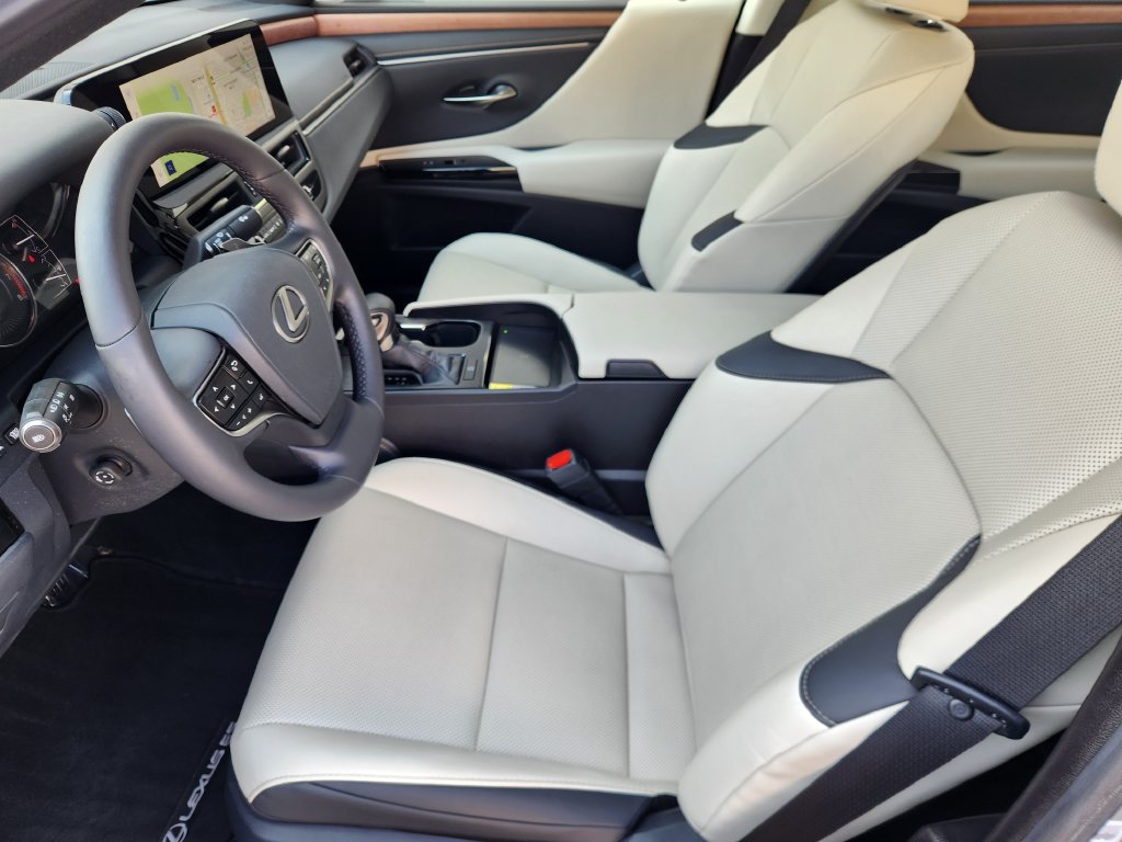 Certified 2025 Lexus ES 350 w/ Premium Package FWD image 13