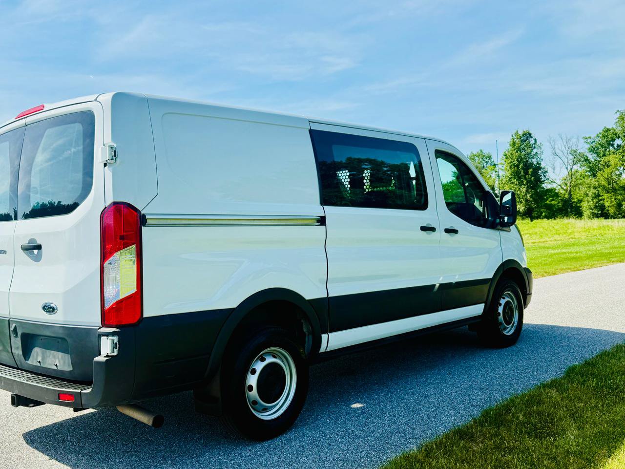 Used 2020 Ford Transit 250 Low Roof RWD image 6