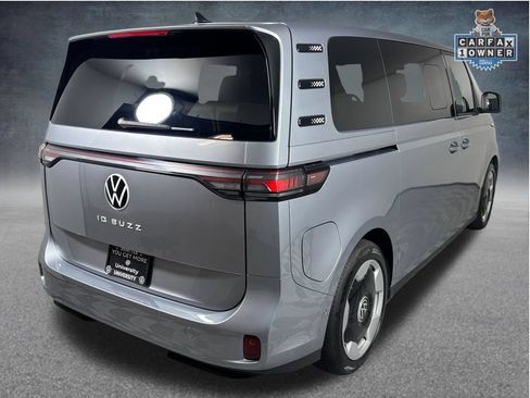 Used 2025 Volkswagen ID. Buzz Pro S Plus RWD image 10