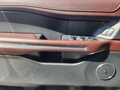 Used 2023 Ford Expedition Max Limited image 23