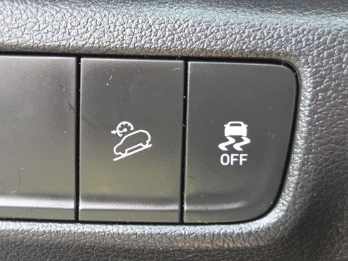 Used 2023 Hyundai Kona SEL AWD/4WD image 4