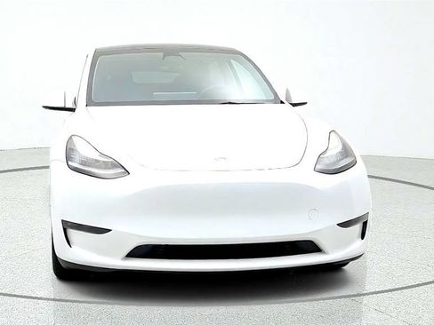 Used 2023 Tesla Model Y Long Range AWD/4WD image 2