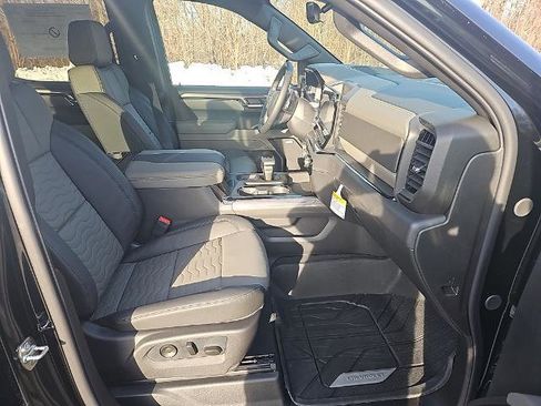 New 2026 Chevrolet Silverado 1500 ZR2 image 31