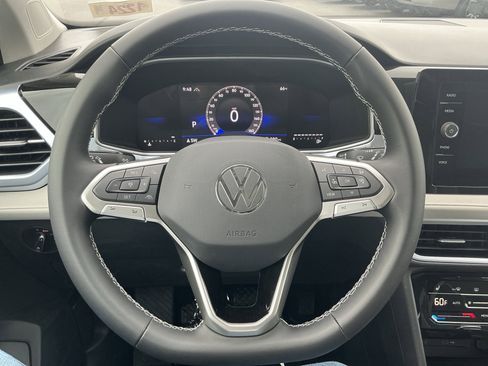New 2026 Volkswagen Taos SE AWD/4WD image 14