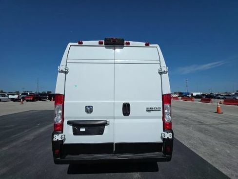 Used 2023 RAM ProMaster 2500 FWD image 6