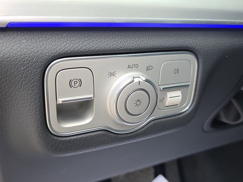 Used 2025 Mercedes-Benz GLE 350 4MATIC image 25