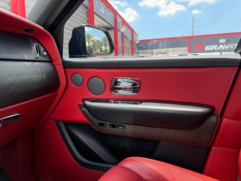 Used 2019 Rolls-Royce Cullinan AWD/4WD image 23