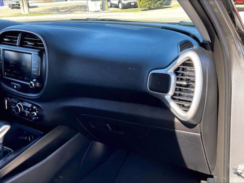 Used 2024 Kia Soul LX w/ Option Group 015 image 18