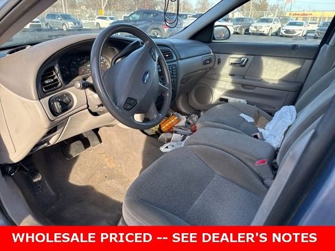 Used 2000 Ford Taurus SE image 4