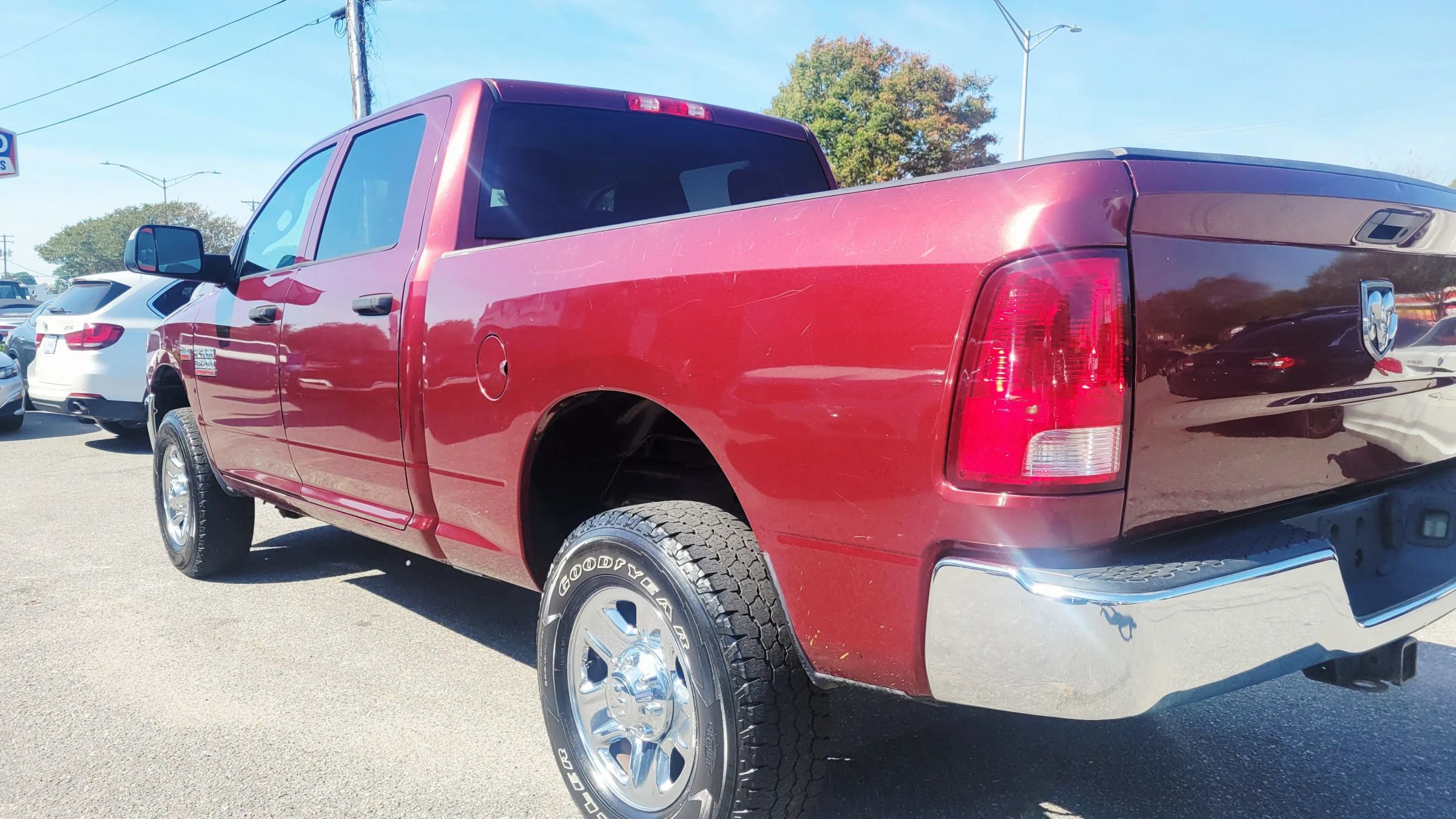 Used 2016 RAM 2500 Tradesman w/ Chrome Appearance Group AWD/4WD image 3