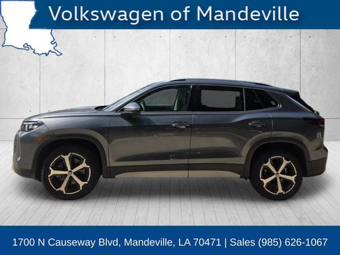 Used 2026 Volkswagen Tiguan SE AWD/4WD image 2
