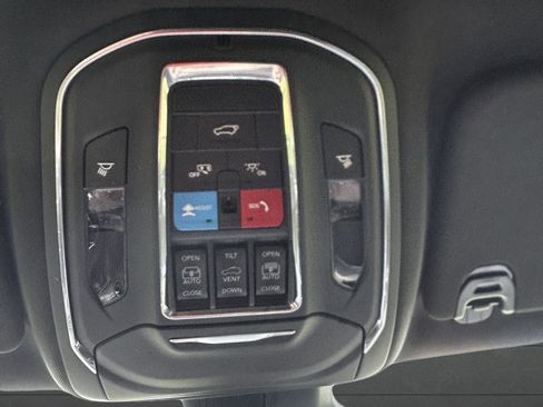 New 2024 Jeep Wagoneer 4WD w/ Premium Group I image 32