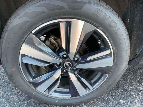 Used 2023 Nissan Rogue SL w/ SL Premium Package FWD image 10