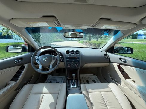 Used 2010 Nissan Altima 2.5 SL w/ SL Pkg FWD image 25