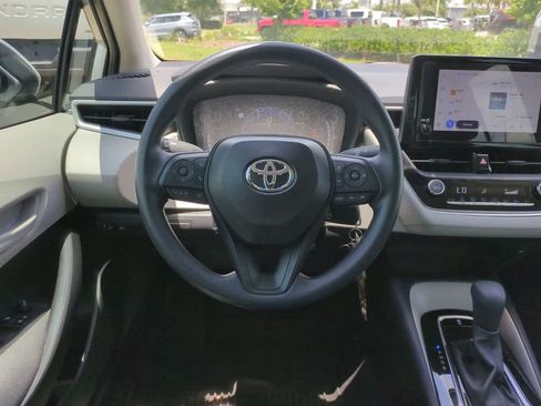 Used 2026 Toyota Corolla LE FWD image 12