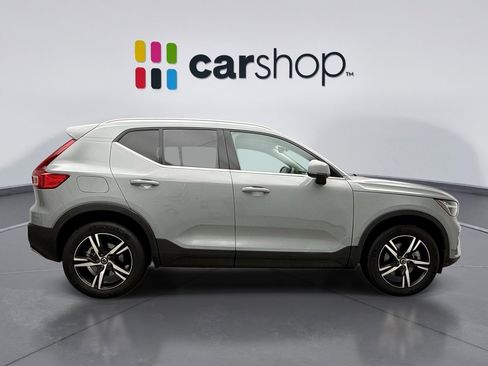 Used 2025 Volvo XC40 B5 Core image 6