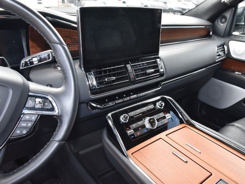 Used 2024 Lincoln Navigator Black Label image 8