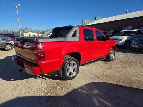 Used 2011 Chevrolet Avalanche LT w/ Luxury Package image 3