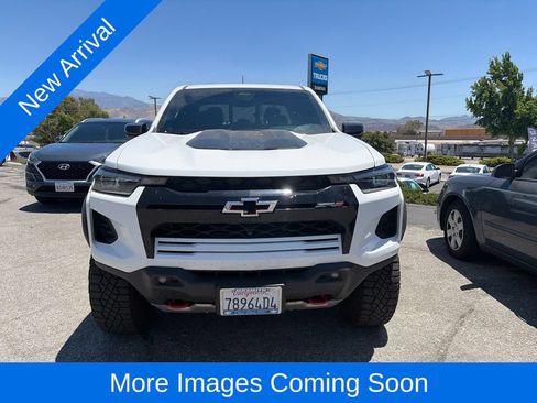Used 2024 Chevrolet Colorado ZR2 w/ Technology Package AWD/4WD image 2