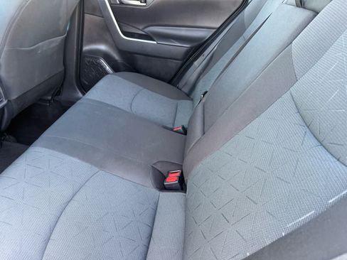 Used 2025 Toyota RAV4 XLE AWD/4WD image 11