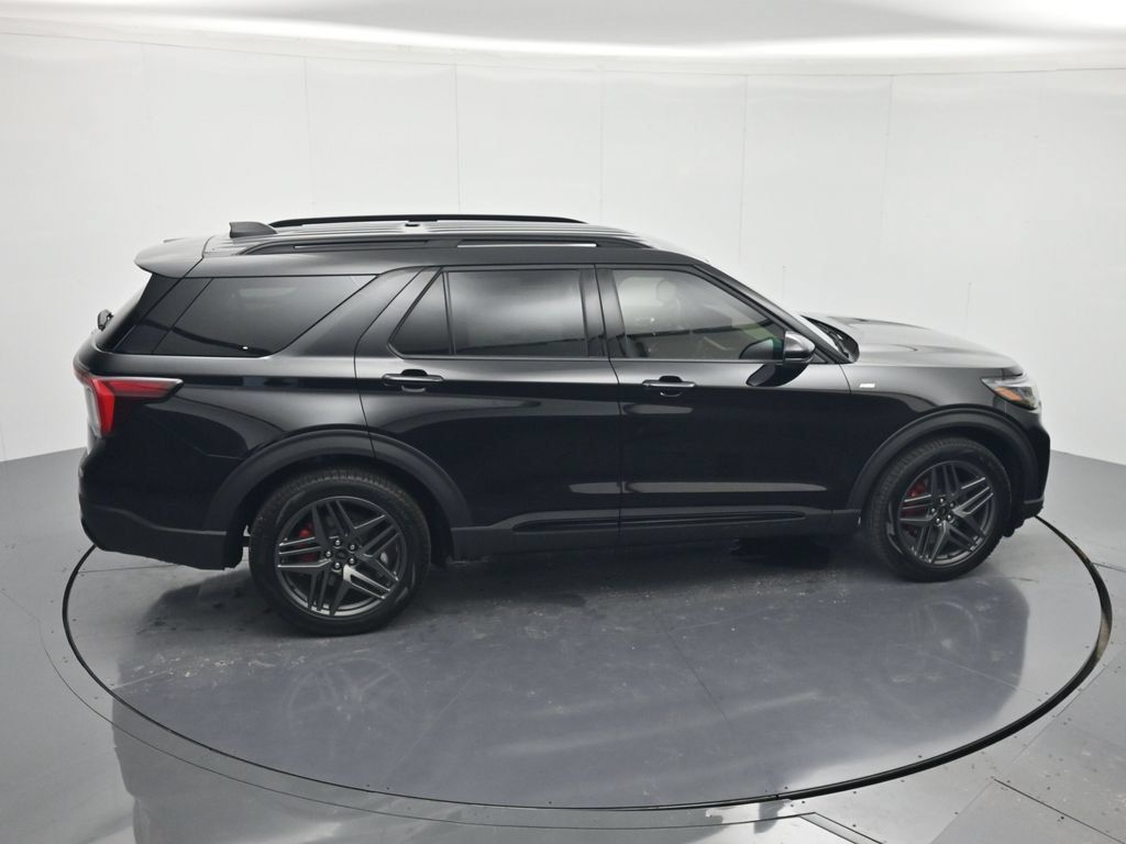 New 2026 Ford Explorer ST-Line w/ ST-Line Street Pack RWD image 31