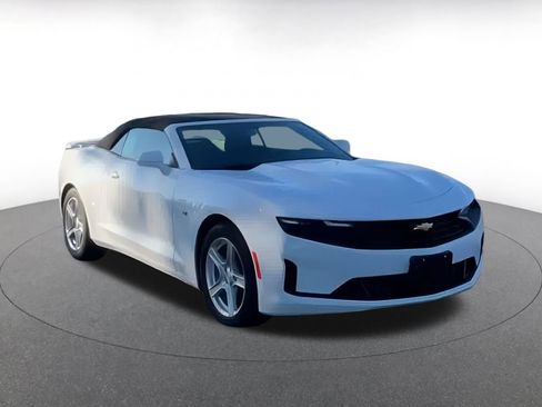 Used 2023 Chevrolet Camaro LT image 3