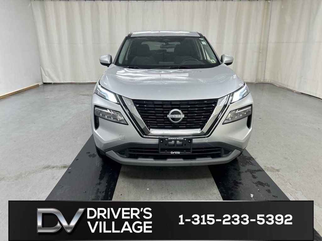Used 2023 Nissan Rogue SV AWD/4WD image 3