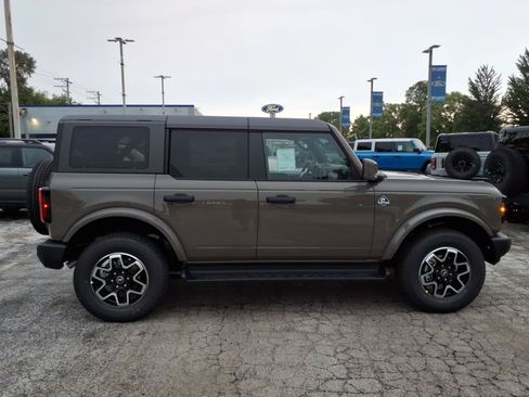 New 2026 Ford Bronco Outer Banks AWD/4WD image 2