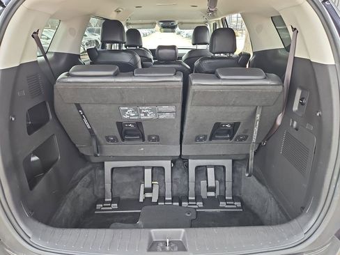 Used 2025 Kia Carnival image 27