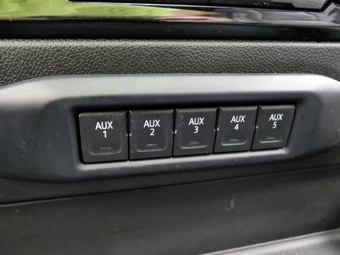 Used 2024 Chevrolet Silverado 2500 ZR2 w/ Technology Package AWD/4WD image 29