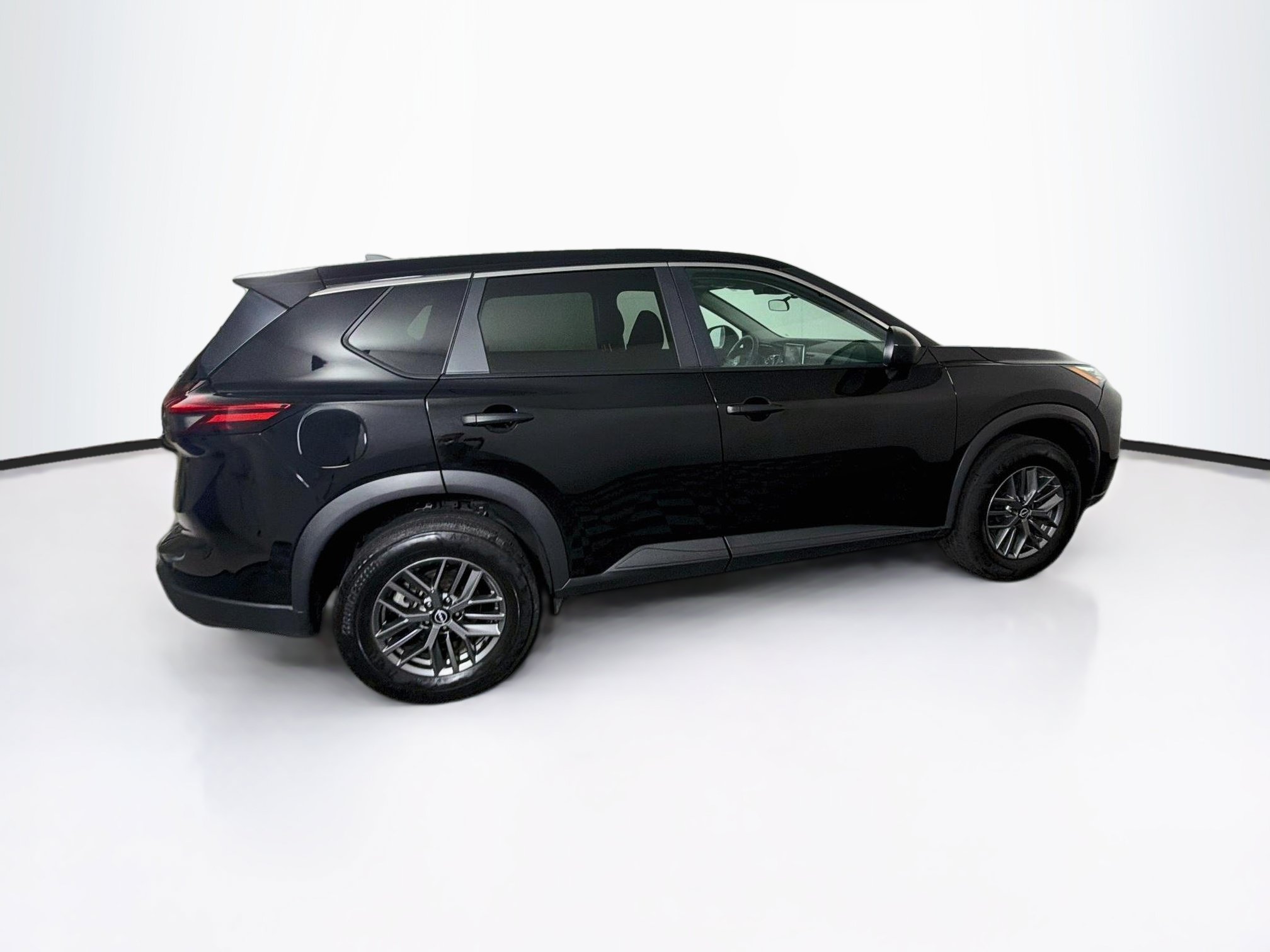 Used 2024 Nissan Rogue S FWD image 10