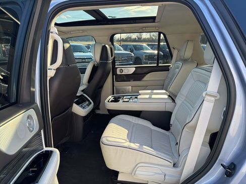 Used 2021 Lincoln Navigator Black Label image 13