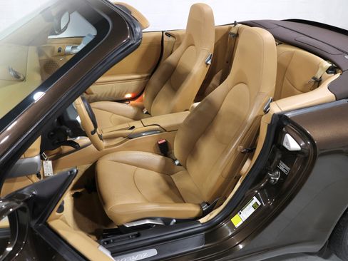 Used 2011 Porsche 911 Cabriolet image 15