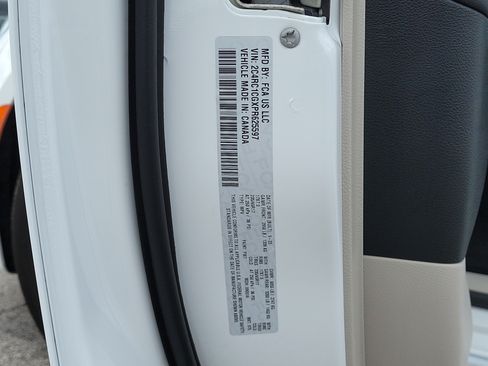 Used 2023 Chrysler Voyager LX FWD image 31