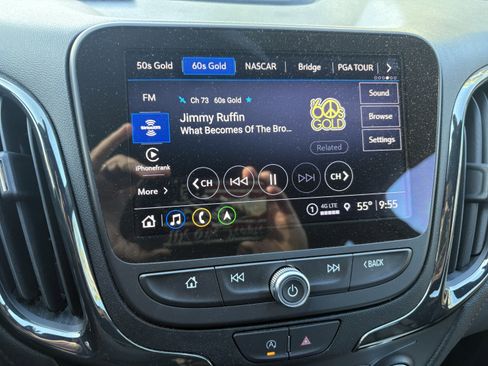 Used 2022 Chevrolet Equinox RS w/ RS Leather Package image 11