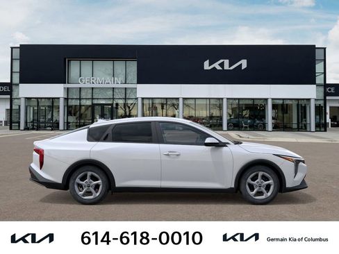 New 2025 Kia K4 LXS image 10