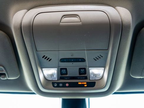 Used 2017 GMC Acadia Denali image 23