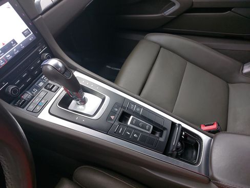 Used 2018 Porsche 911 Carrera RWD image 24