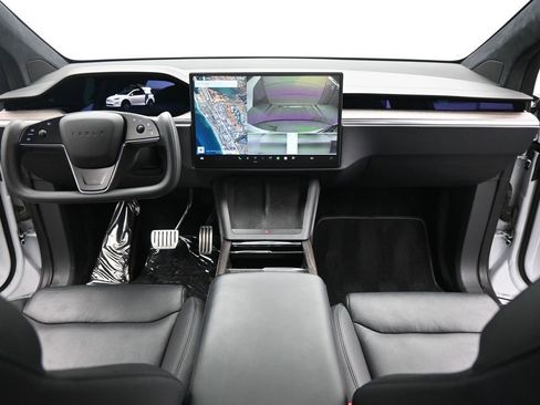 Used 2022 Tesla Model X image 16