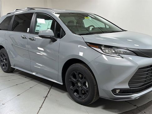 New 2026 Toyota Sienna XLE Woodland Edition image 3