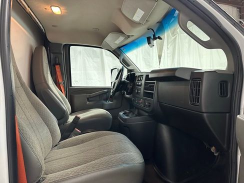 Used 2022 Chevrolet Express 3500 w/ Power Convenience Package image 43