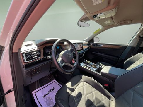 Used 2024 Volkswagen Atlas SE FWD image 14